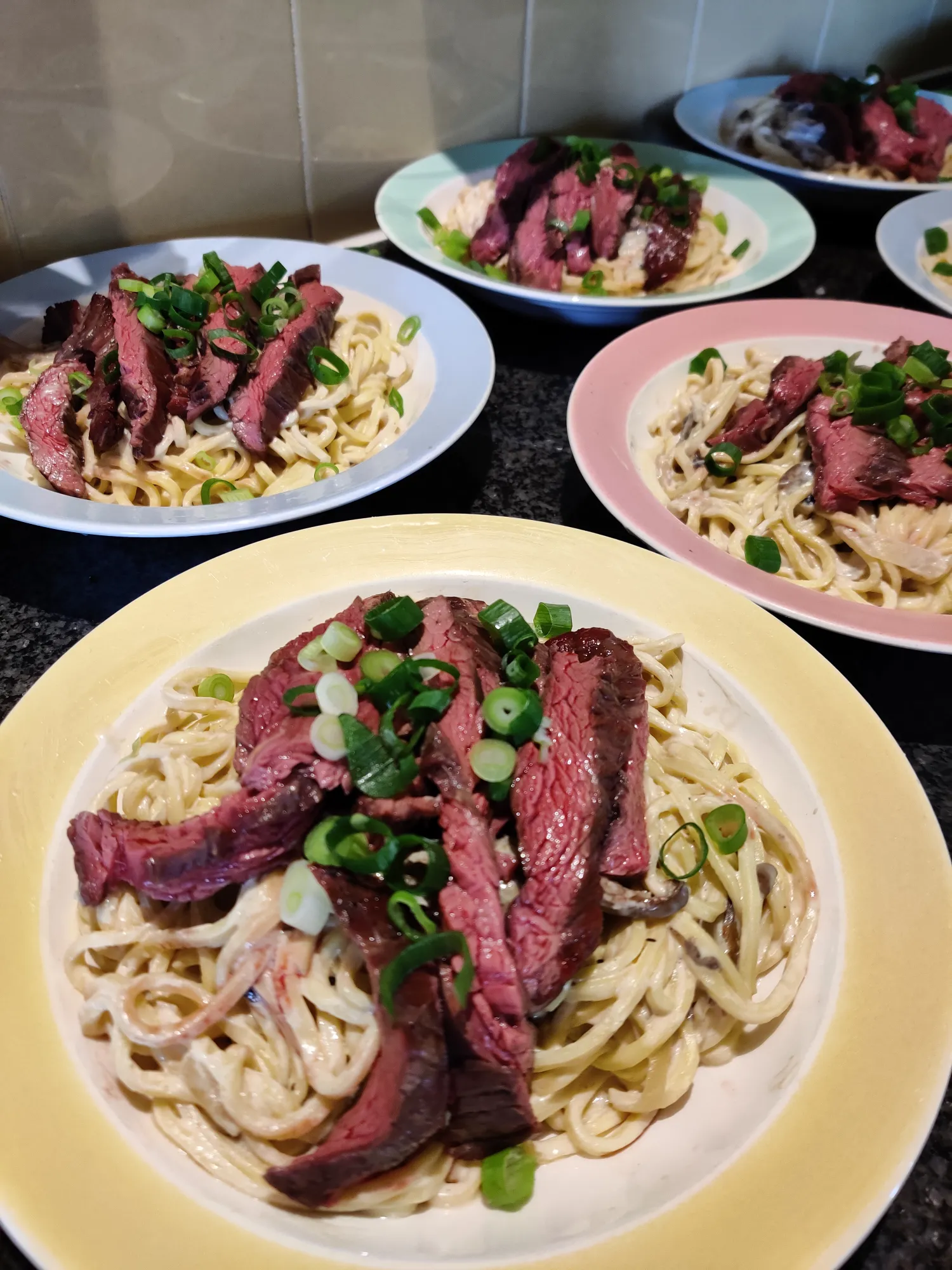 Pasta met bavette roomsaus van de BBQ